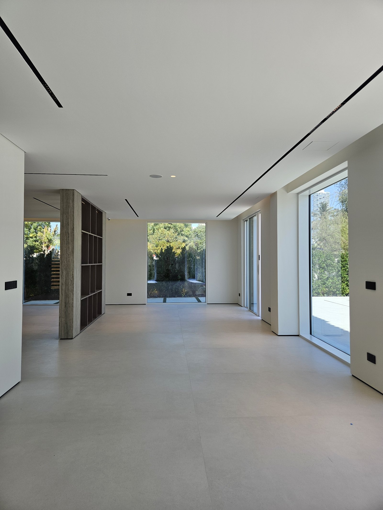 Open living area with ceiling-flush Wi-Fi access points